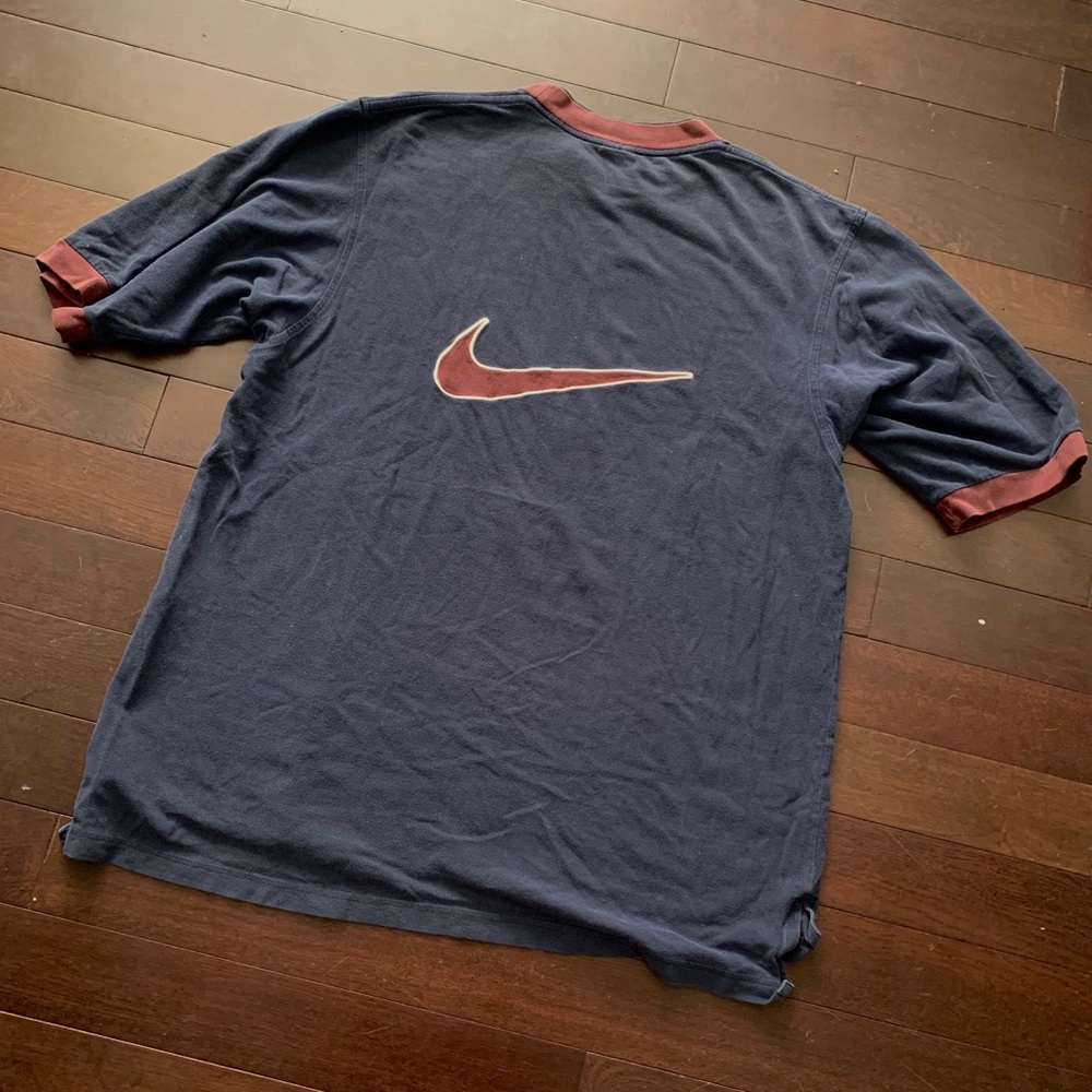 VINTAGE NIKE T SHIRT